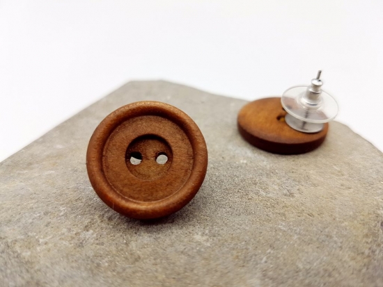 Preview: Braune Holzknopf Ohrstecker